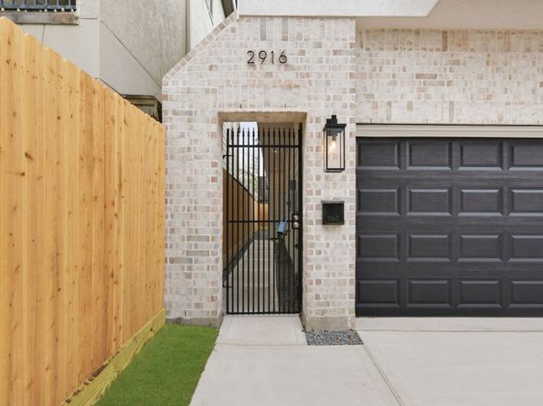 1434 Alexander Street, Houston TX 77008
