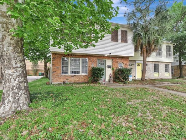 5514/5516 Deep Forest Drive, Houston TX 77092