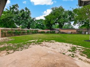 9527 Vanwood Street, Houston TX 77040
