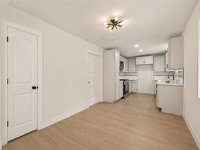 9527 Vanwood Street, Houston TX 77040