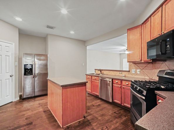 8530 Calverton Pines Lane, Houston TX 77095