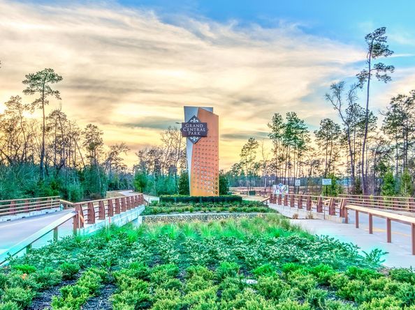 262 Sierra Stream Lane, Conroe TX 77304