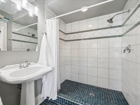 919 Key Street, Houston TX 77009