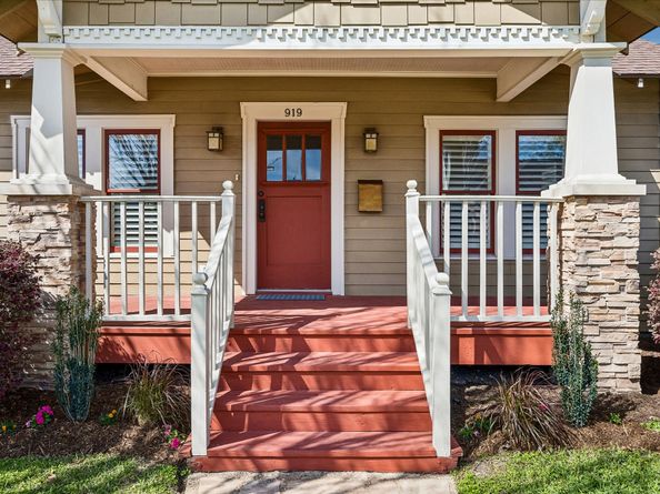 919 Key Street, Houston TX 77009