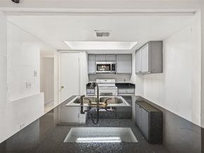 8456 Leawood Boulevard, Houston TX 77072