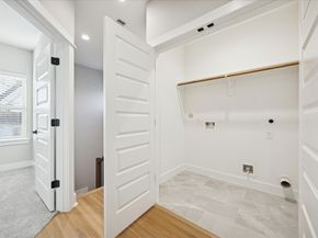 719 Thornton Road C, Houston TX 77018