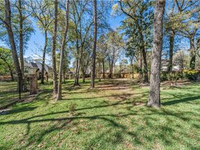 22 Royal Dalton Circle, Conroe TX 77304