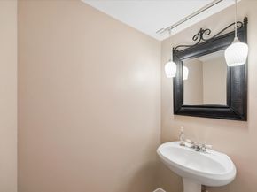 2219 Triway Lane 240, Houston TX 77043