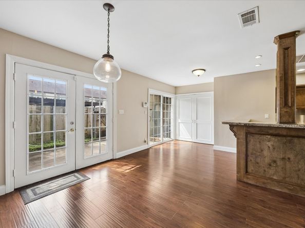 2219 Triway Lane 240, Houston TX 77043