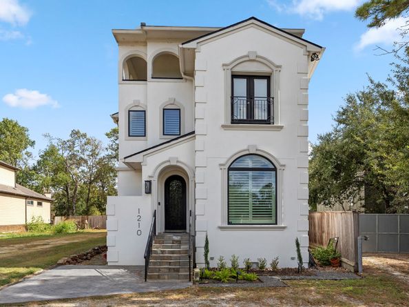 1210 Parkerhaven Court, Houston TX 77008