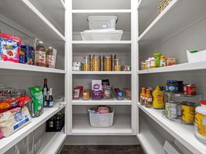 1210 Parkerhaven Court, Houston TX 77008