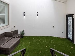 1210 Parkerhaven Court, Houston TX 77008