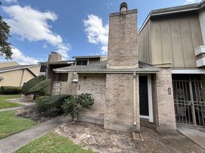 6106 W Airport Boulevard 18, Houston TX 77035