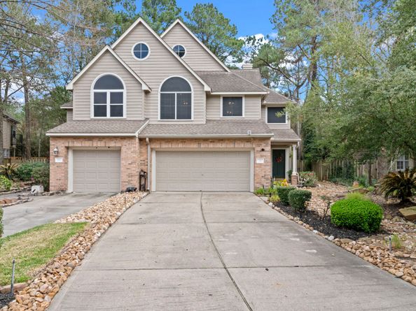 74 E Lakeridge Drive, The Woodlands TX 77381