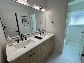 15511 Bowsprit Lane, Houston TX 77062