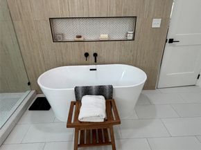 15511 Bowsprit Lane, Houston TX 77062