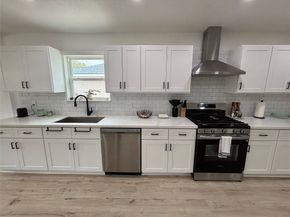 15511 Bowsprit Lane, Houston TX 77062