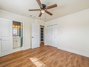 10042 Lazy Oaks Street, Houston TX 77080