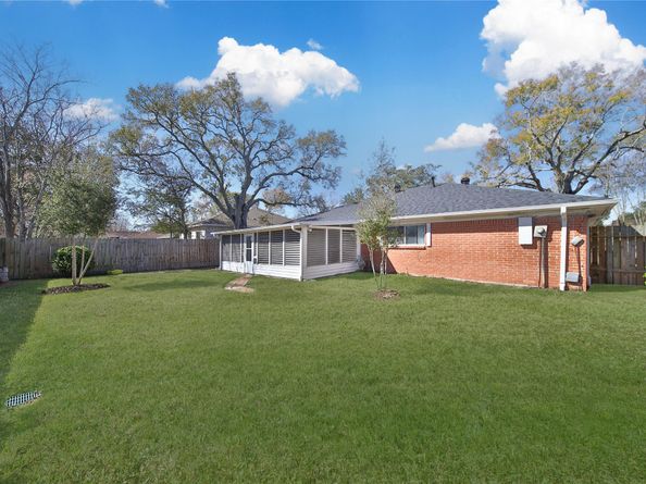 990 Redway Lane, Houston TX 77062