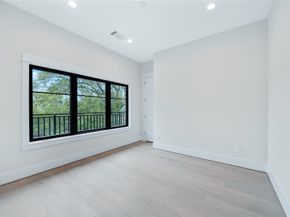 1127 Wynnwood Lane, Houston TX 77008