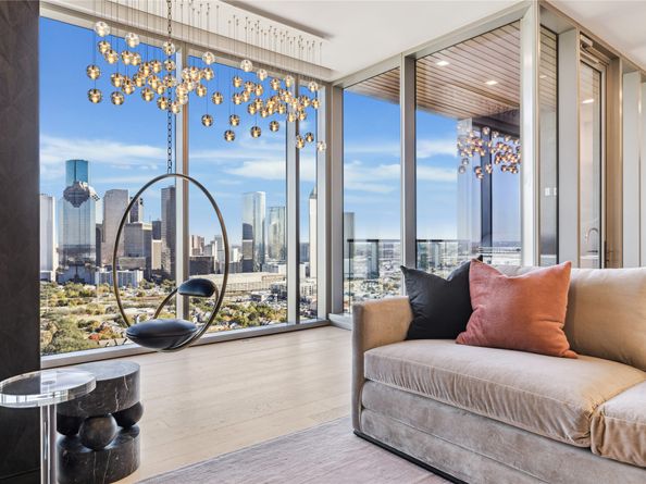 1711 Allen Parkway 2505, Houston TX 77019