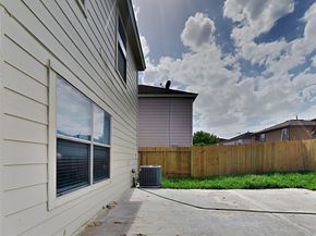 427 Remington Creek Drive, Houston TX 77073