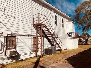 401 E Main Street, Humble TX 77338