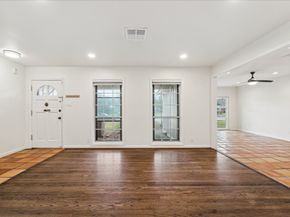 7262 Roos Road, Houston TX 77074