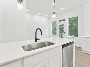 5105 Mallow Street A/B, Houston TX 77033