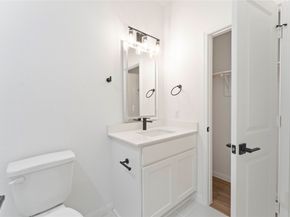 5105 Mallow Street A/B, Houston TX 77033