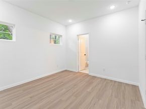 5105 Mallow Street A/B, Houston TX 77033