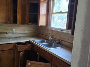 2305 Elysian Street, Houston TX 77026