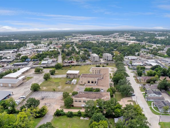 317 W Lewis Street, Conroe TX 77301