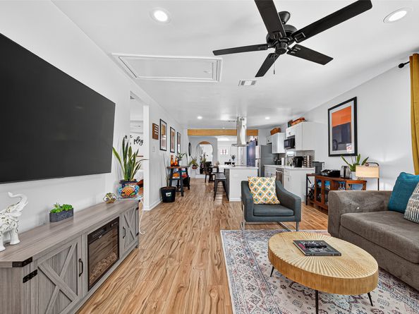 1602 Luzon Street, Houston TX 77009