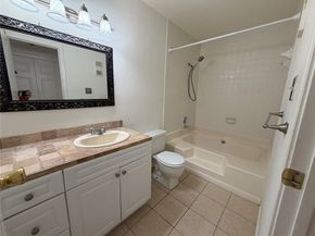 10811 Richmond Avenue 111, Houston TX 77042