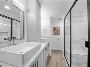 5000 Montrose Boulevard 13F, Houston TX 77006