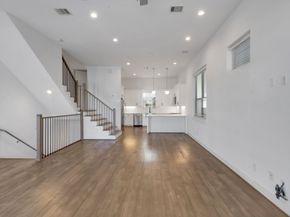 1526 Chestnut Street, Houston TX 77009