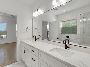 1526 Chestnut Street, Houston TX 77009