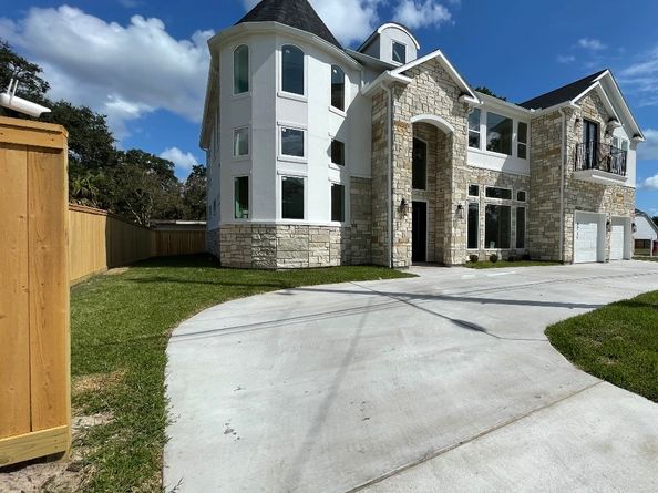 9756 Westview Drive, Houston TX 77055