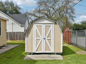 1409 Fairbanks Street, Houston TX 77009