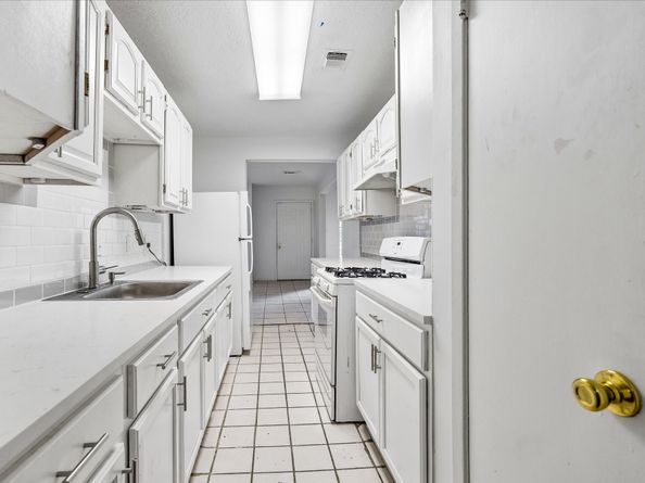 7714 Sterlingshire Street, Houston TX 77016