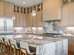 4610 Sunset Circle, Sugar Land TX 77479
