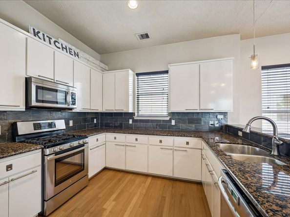 1902 Fletcher Street, Houston TX 77009