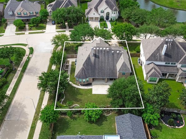 222 Chatham Avenue, Sugar Land TX 77479