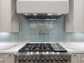 1570 Cheshire Lane, Houston TX 77018