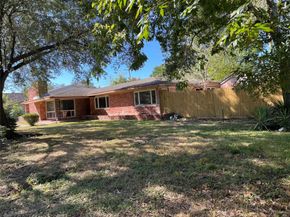 3510 N Braeswood Boulevard, Houston TX 77025