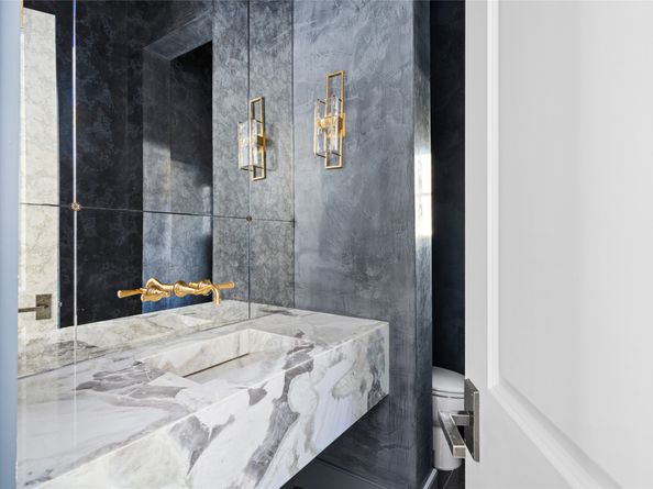 811 Creek Wood Way, Houston TX 77024