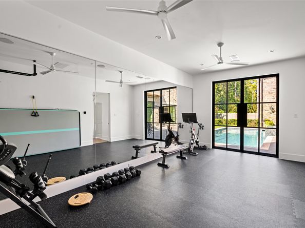 811 Creek Wood Way, Houston TX 77024