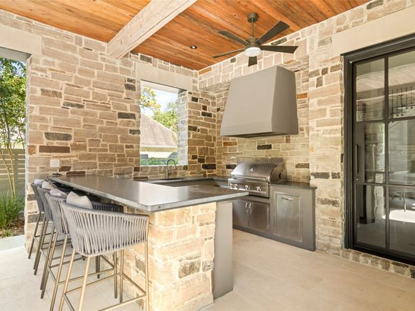 811 Creek Wood Way, Houston TX 77024