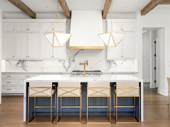 811 Creek Wood Way, Houston TX 77024